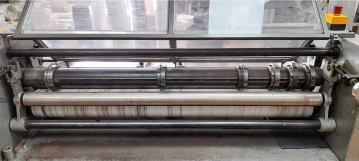 Аппарат рулонной резки промышленного назначения.